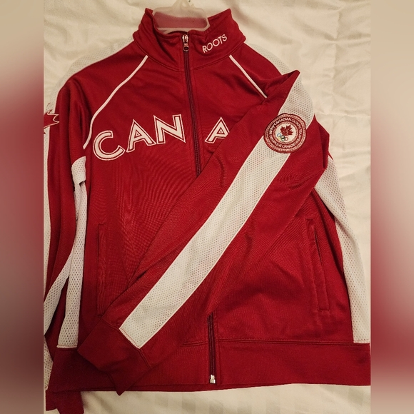Roots 2004 Canadian Olympics Zip Top - Picture 3 of 6